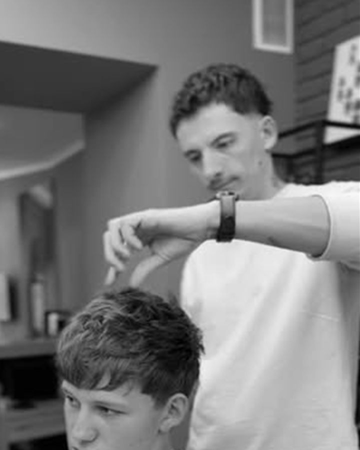 Kamil Glazer — barber, autor kursu online