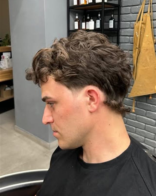 Nowoczesny mullet z taperem — praca autora kursu