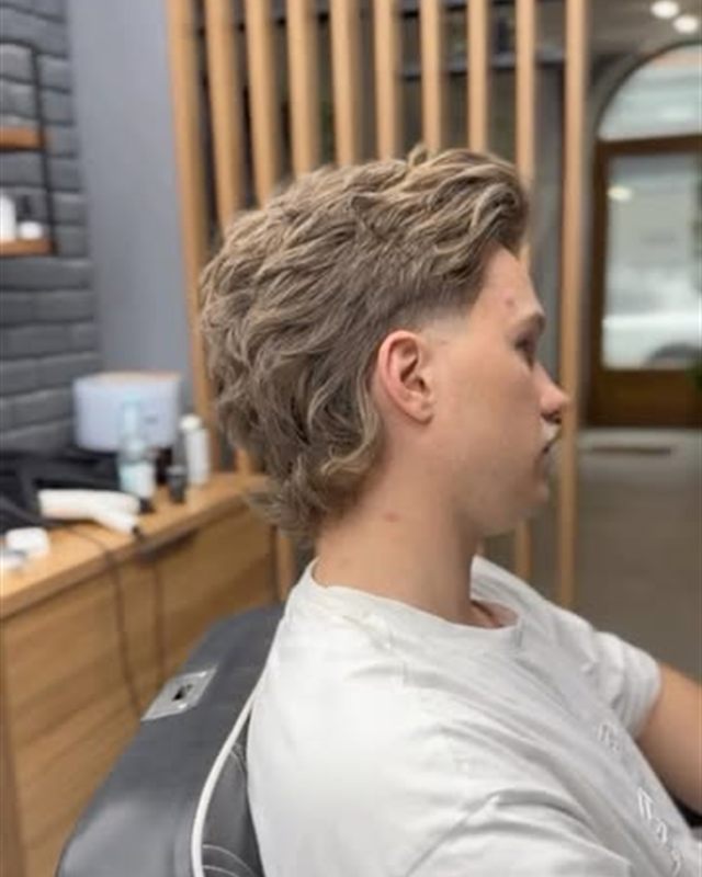 Mullet z naturalnym flow — praca autora kursu